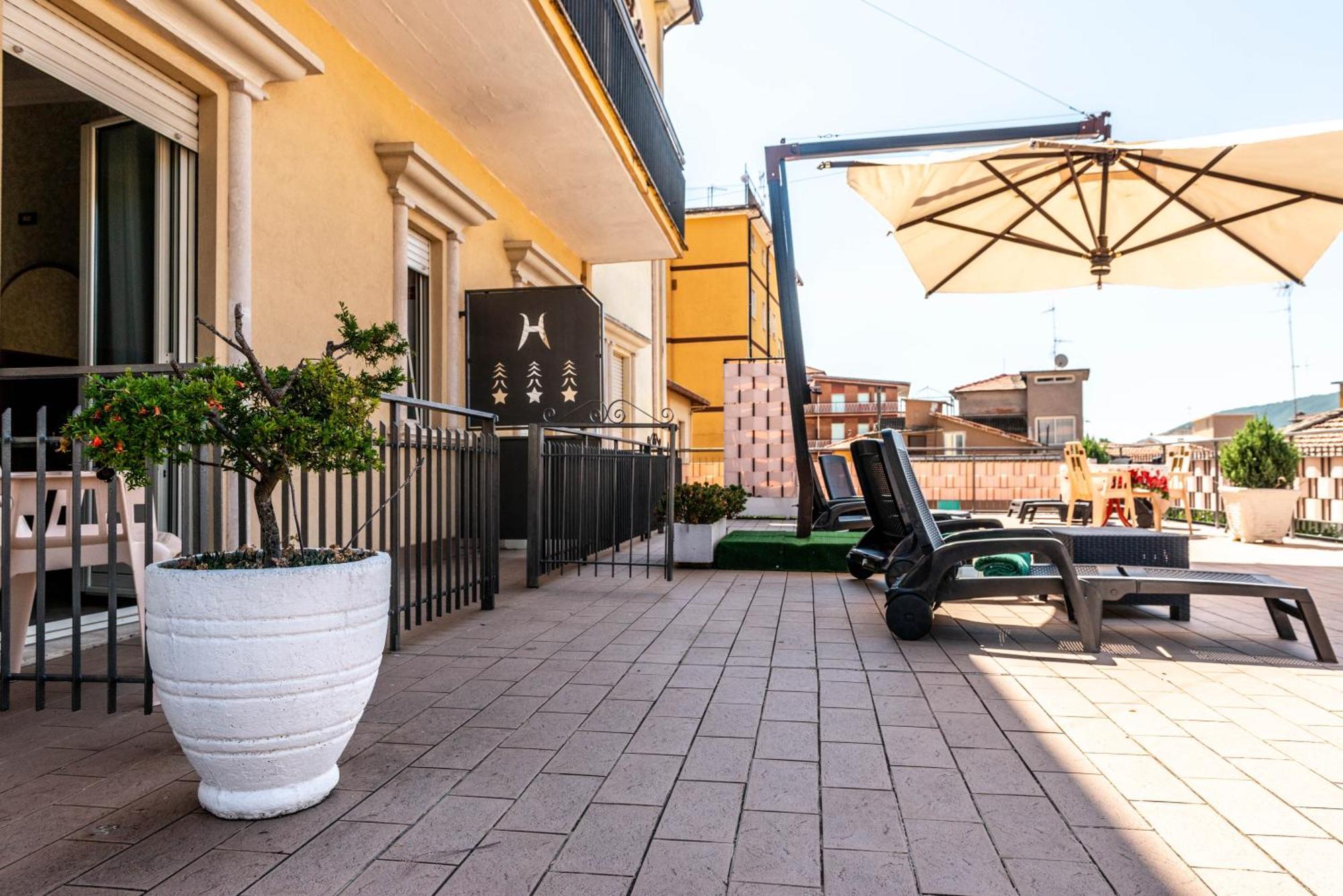 Hotel Dei Pini Fiuggi Exterior photo